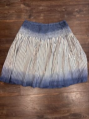 Tommy Hilfiger 2005 Skirt Runs Big!